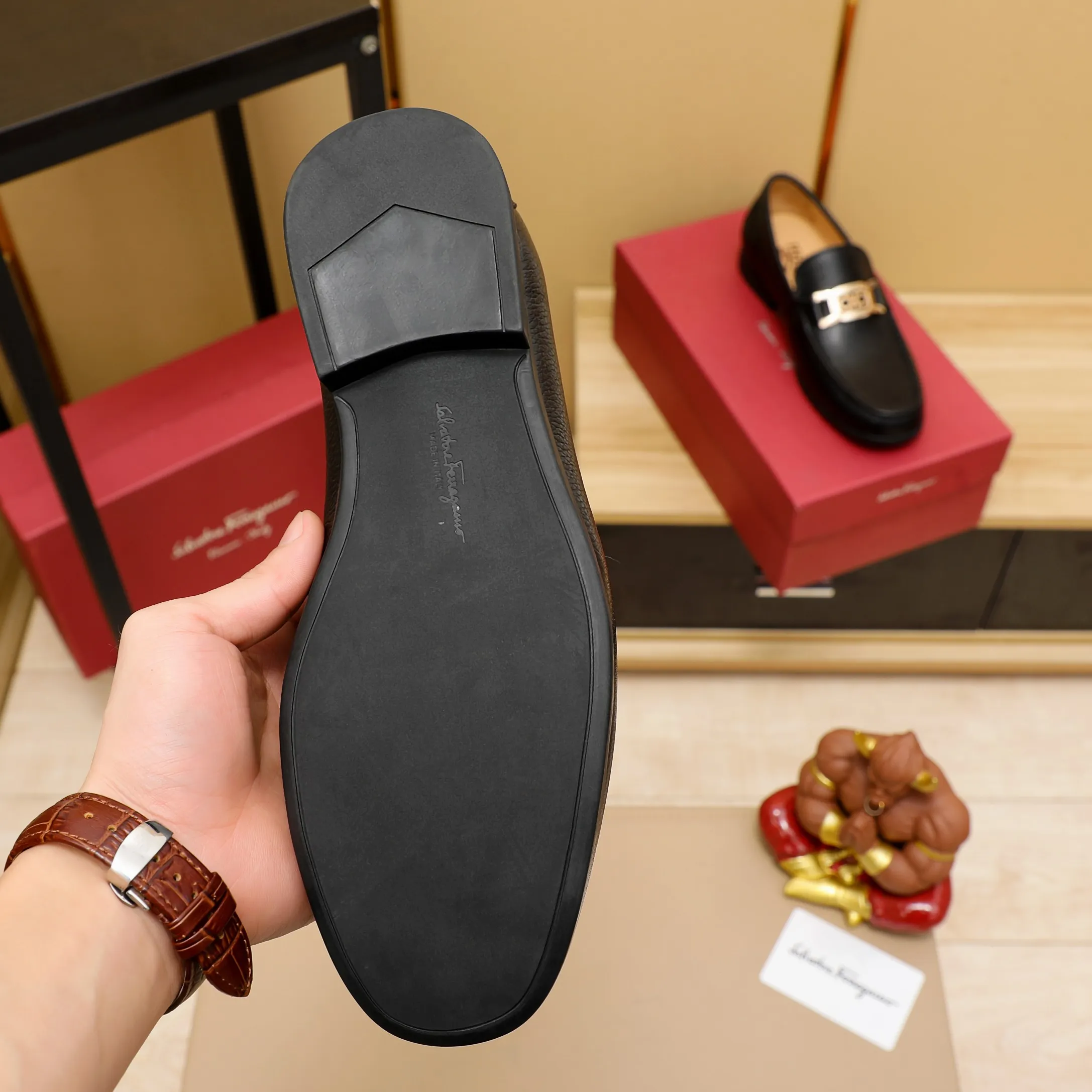 Men's clothing and shoes 💰460 🔥Ferragamo's new men's casual slip-on shoes🇨🇳Official website original 1:1 mold opening, original quality💯Fine workmanship, high-end luxury☘The upper is made of imported Italian first-layer cowhide🌴Luxury🐂leather lining🍓Rubber wear-resistant and non-slip outsole, breathable and comfortable to wear🍍The first choice for high-end men, black, size 38-45